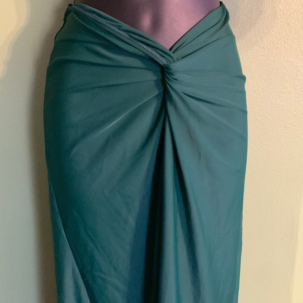 🔵 Beach skirt